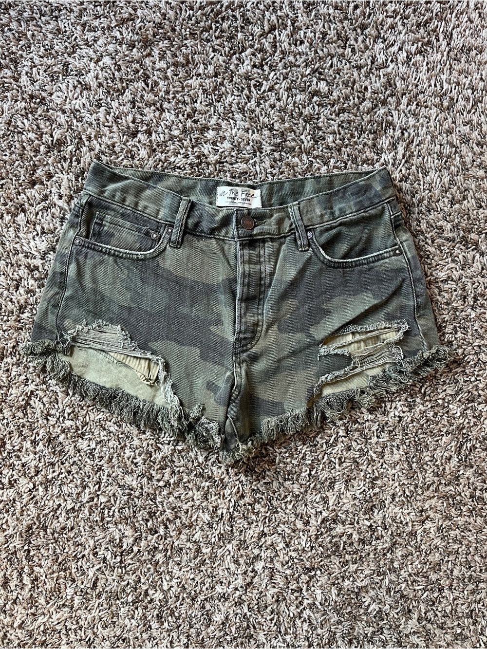 Free People We The Free Camo Distressed Denim Shorts Size 27